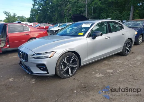 2024 Volvo S60 B5 Core Dark Theme из США, поврежденный, VIN 7JRL12TK0RG294377